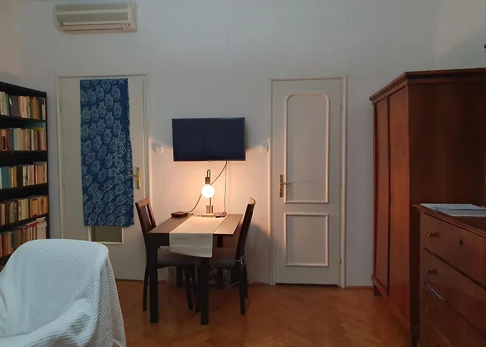 Memory Lane Apartment *